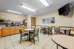 Free daily on-the-go breakfast  - Super 8 by Wyndham Alexandria MN (Alexandria)