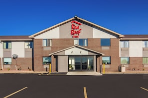 Unclassified image, 5 of 38, button - Red Roof Inn Greensburg (Greensburg)
