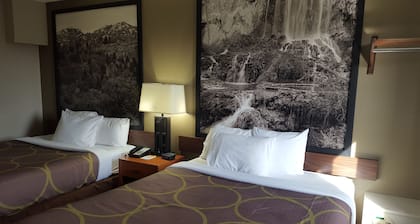 Super 8 by Wyndham Abingdon VA