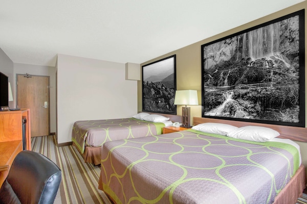 Studio Suite, 2 Queen Beds, Non Smoking | Desk, WiFi (free), bed sheets