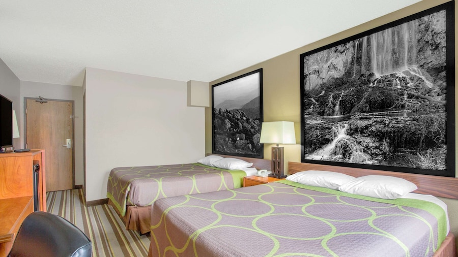 Super 8 by Wyndham Abingdon VA