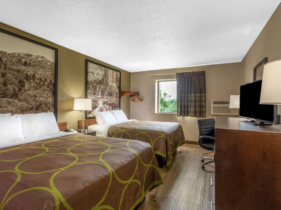 Zimmer, 2 Queen-Betten, Nichtraucher | Schreibtisch, kostenloses WLAN, Bettwäsche