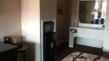 Kamar Standar, 1 Tempat Tidur King, Bebas Asap Rokok | Kedap suara, Wi-Fi gratis, dan seprai linen