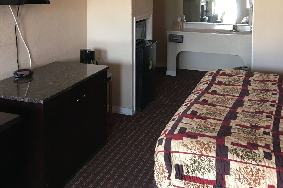 Soundproofing, WiFi (free), bed sheets