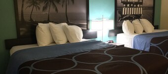 Super 8 by Wyndham Clearwater/St. Petersburg Airport