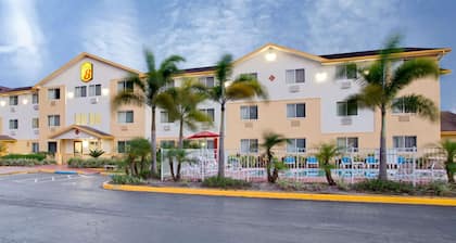 Super 8 by Wyndham Clearwater/St. Petersburg Airport