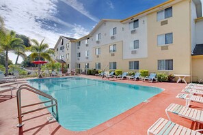 Outdoor pool, pool loungers