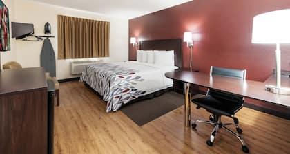 Red Roof Inn Auburn