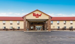 Exterior - Red Roof Inn Auburn (Auburn)