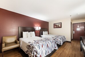 Deluxe Room, 2 Double Beds, Non Smoking | Desk, free cots/infant beds, rollaway beds, free WiFi - Red Roof Inn Auburn (Auburn)