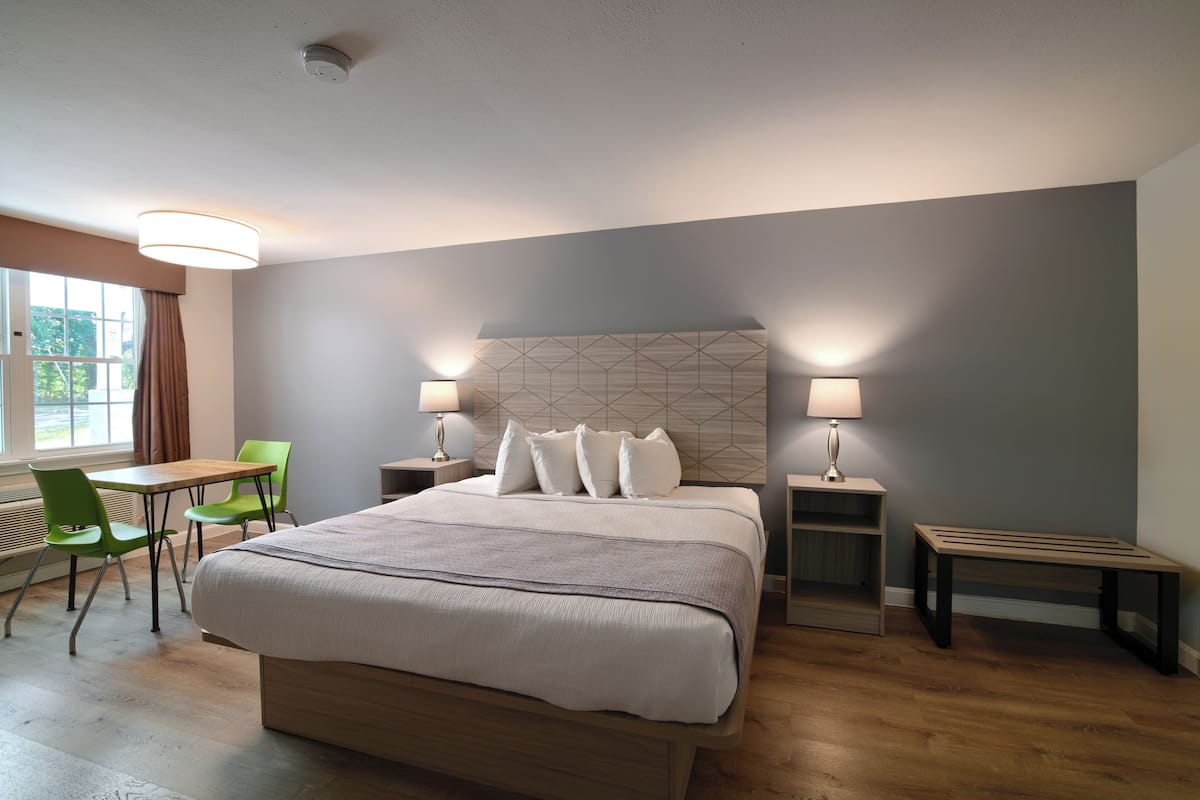 Basic-Zimmer, 1 King-Bett