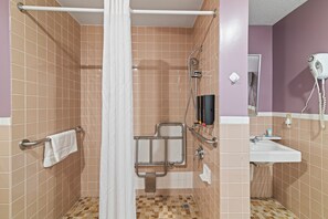 Basic-Zimmer, 1 Queen-Bett, barrierefrei | Barrierefreies Bad