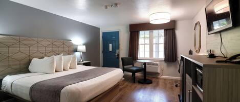 Deluxe Room, 1 King Bed