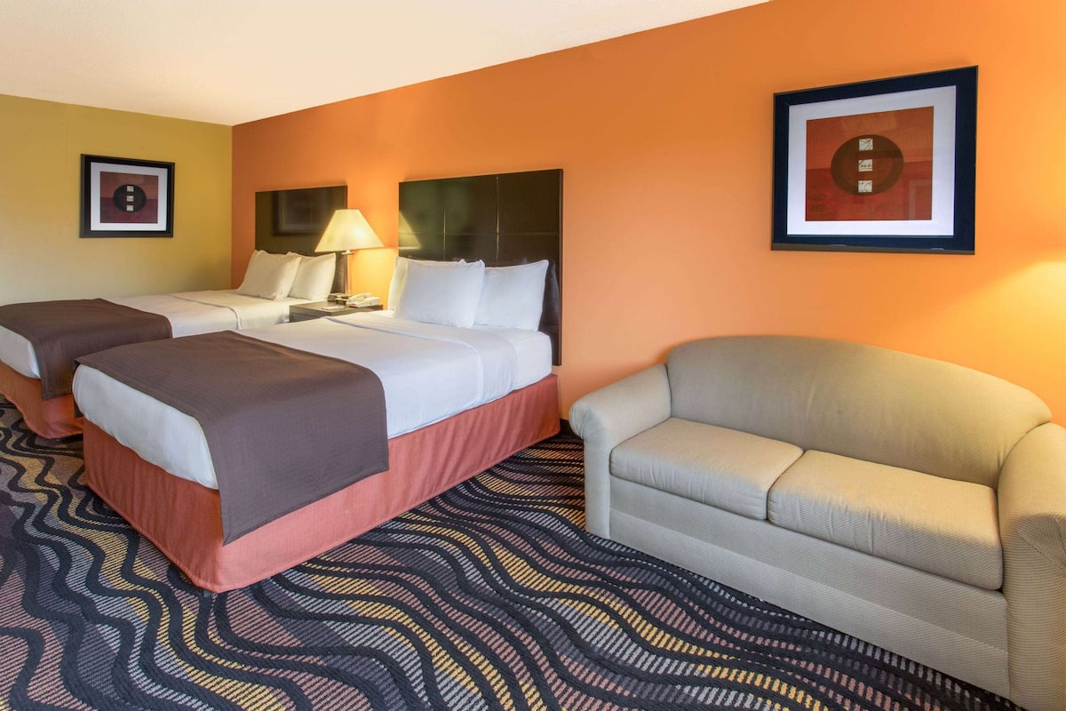 Studio Suite, 2 Queen Beds, Non Smoking | Individually decorated, individually furnished, desk, blackout curtains