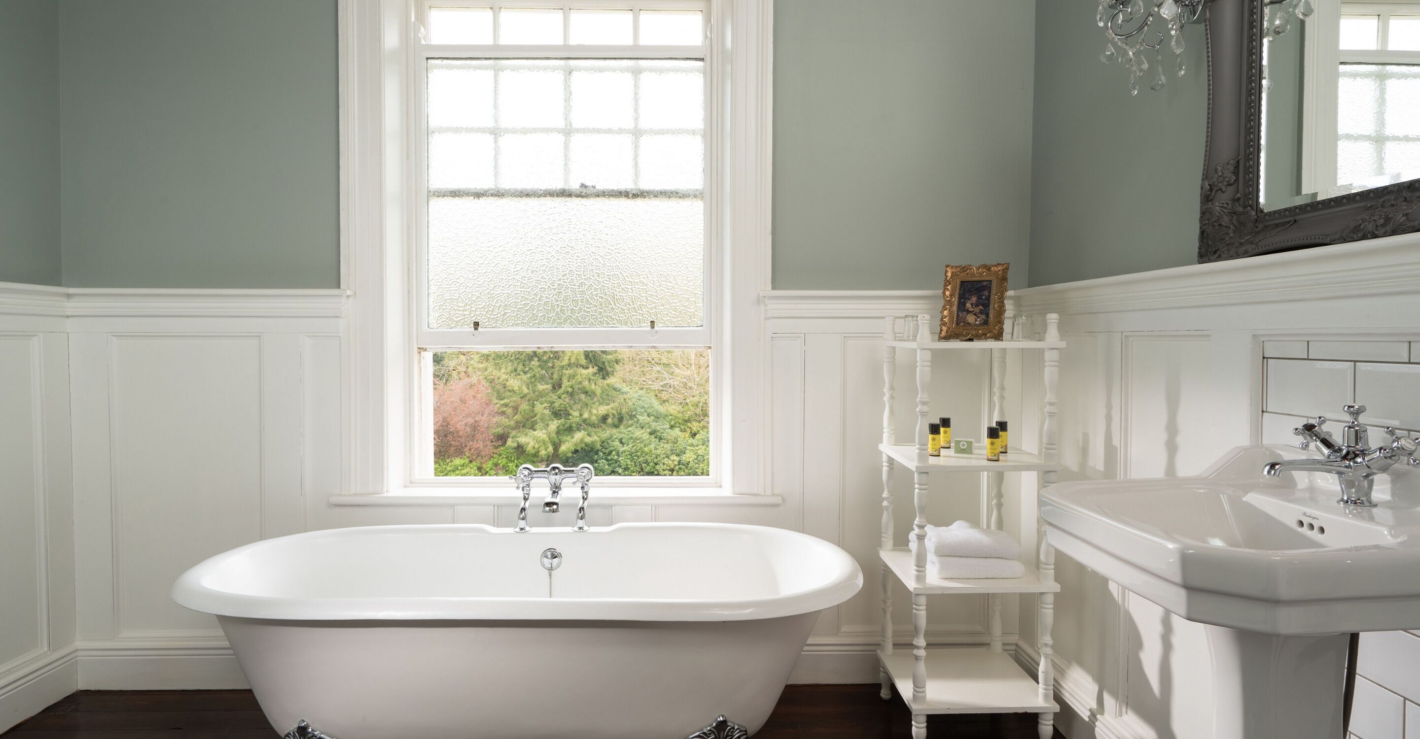 deep-soaking bathtub, free toiletries, hair dryer, towels