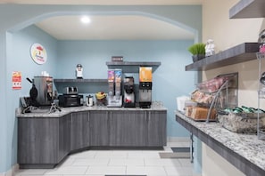 Tägliches inbegriffenes kontinentales Frühstück