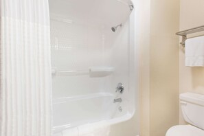 Free toiletries, hair dryer, towels - Super 8 by Wyndham Claremore OK (Claremore)