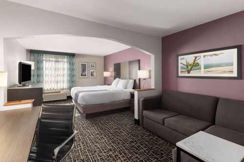 La Quinta Inn & Suites by Wyndham Snellville-Stone Mountain