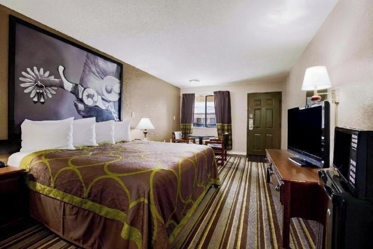 1 King Bed ,Mobility Accessible Room, Non Smoking