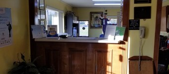 Super 8 by Wyndham Bellmawr NJ/Philadelphia PA Area
