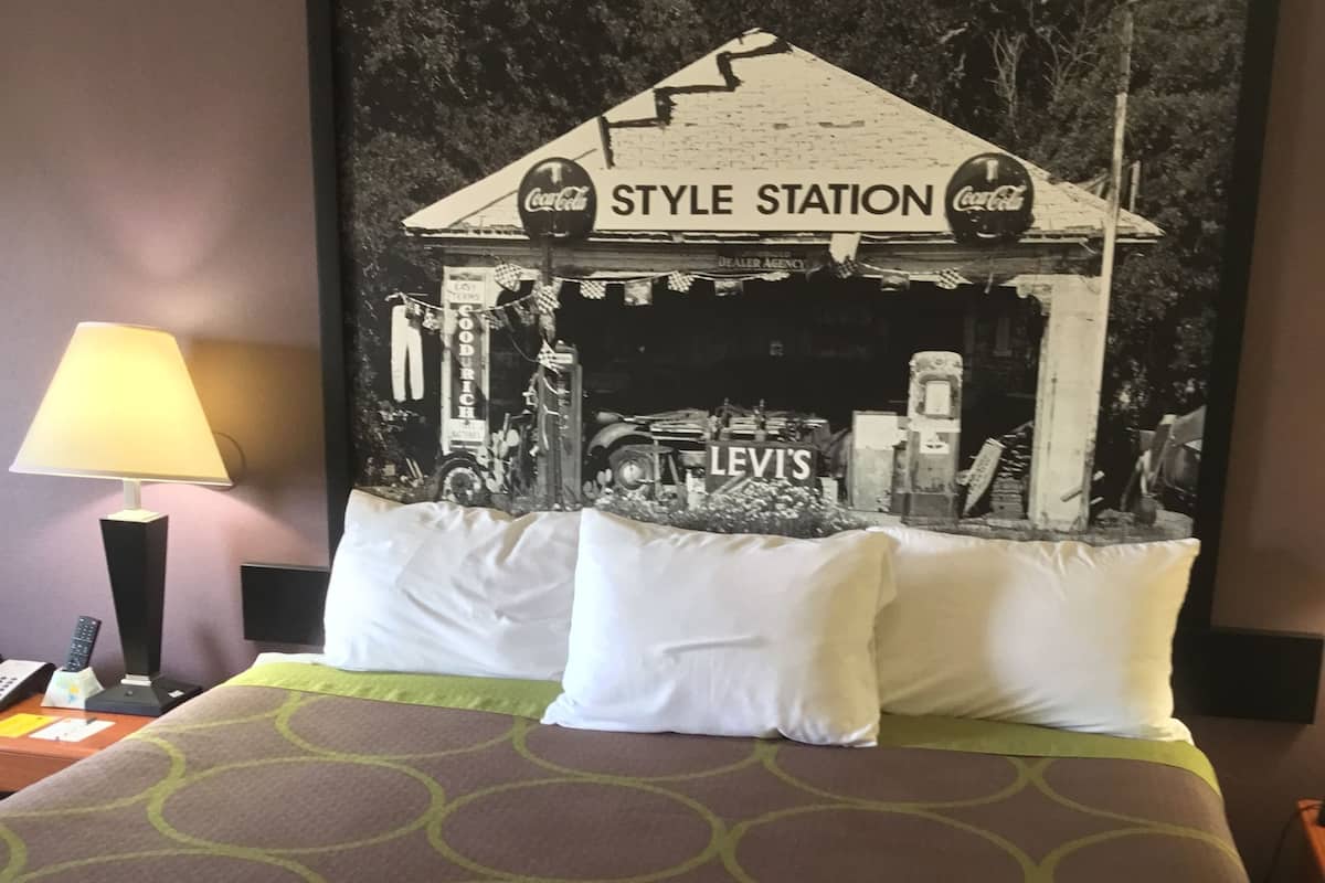 Room, 1 King Bed, Smoking | Desk, iron/ironing board, free cribs/infant beds, free WiFi