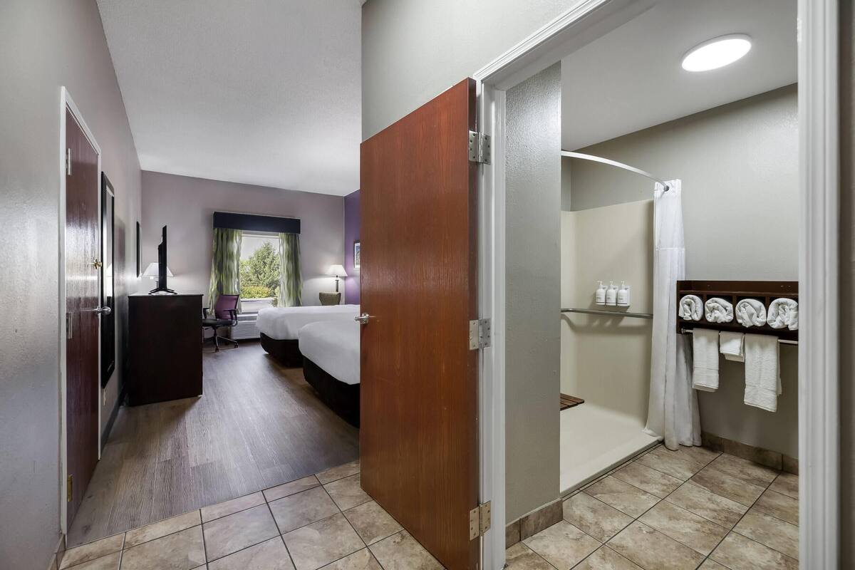 Room, 2 Queen Beds, Accessible, Non Smoking (Mobility)
