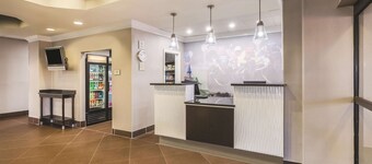 ラ キンタ イン & スイーツ バイ ウィンダム ルイビル イースト