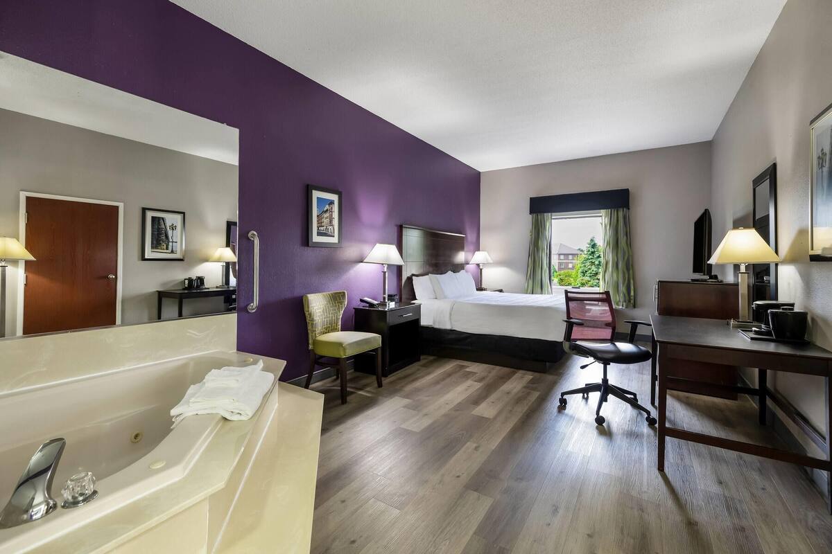 Studio Suite, 1 King Bed, Non Smoking