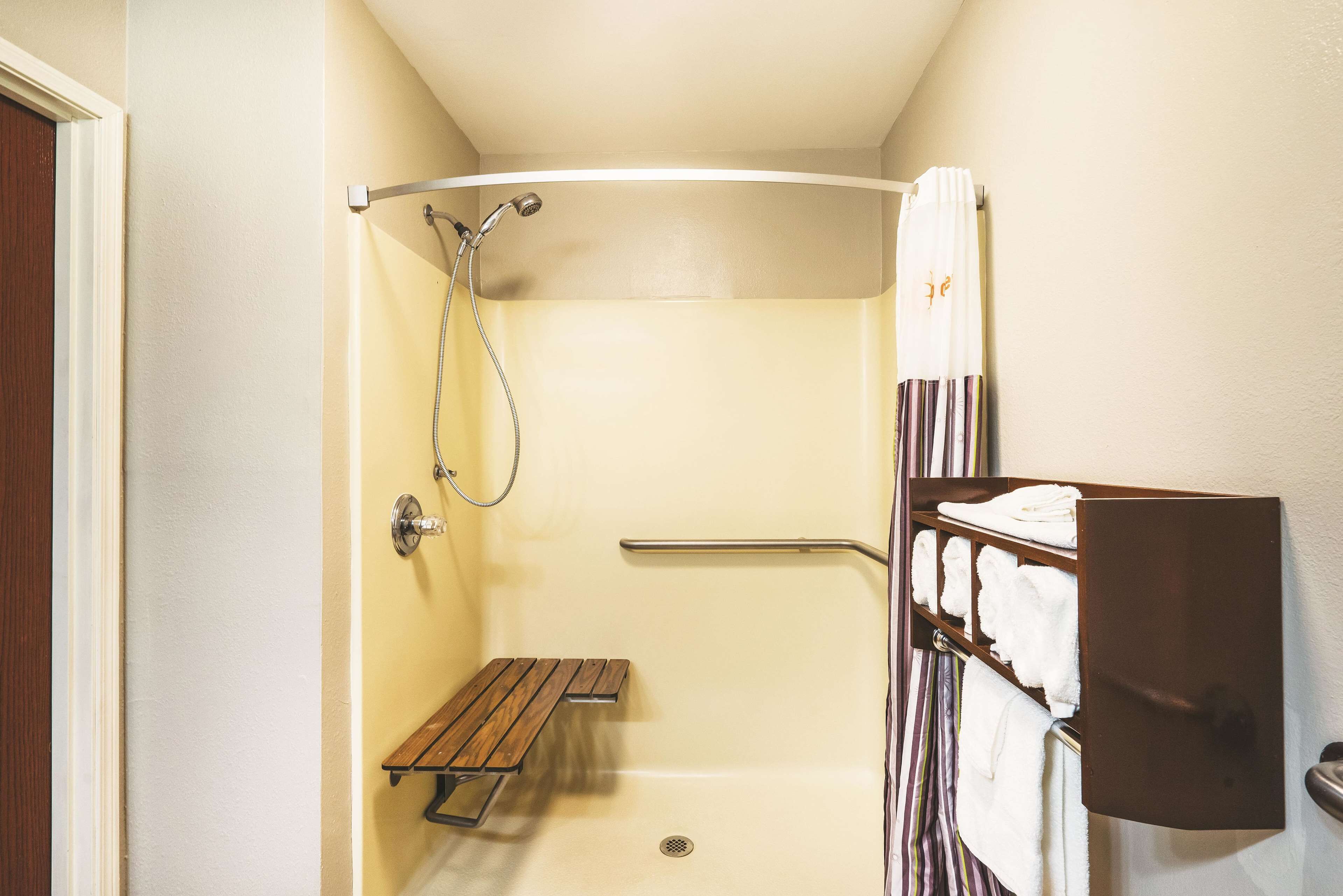 Foto - La Quinta Inn & Suites by Wyndham Louisville East