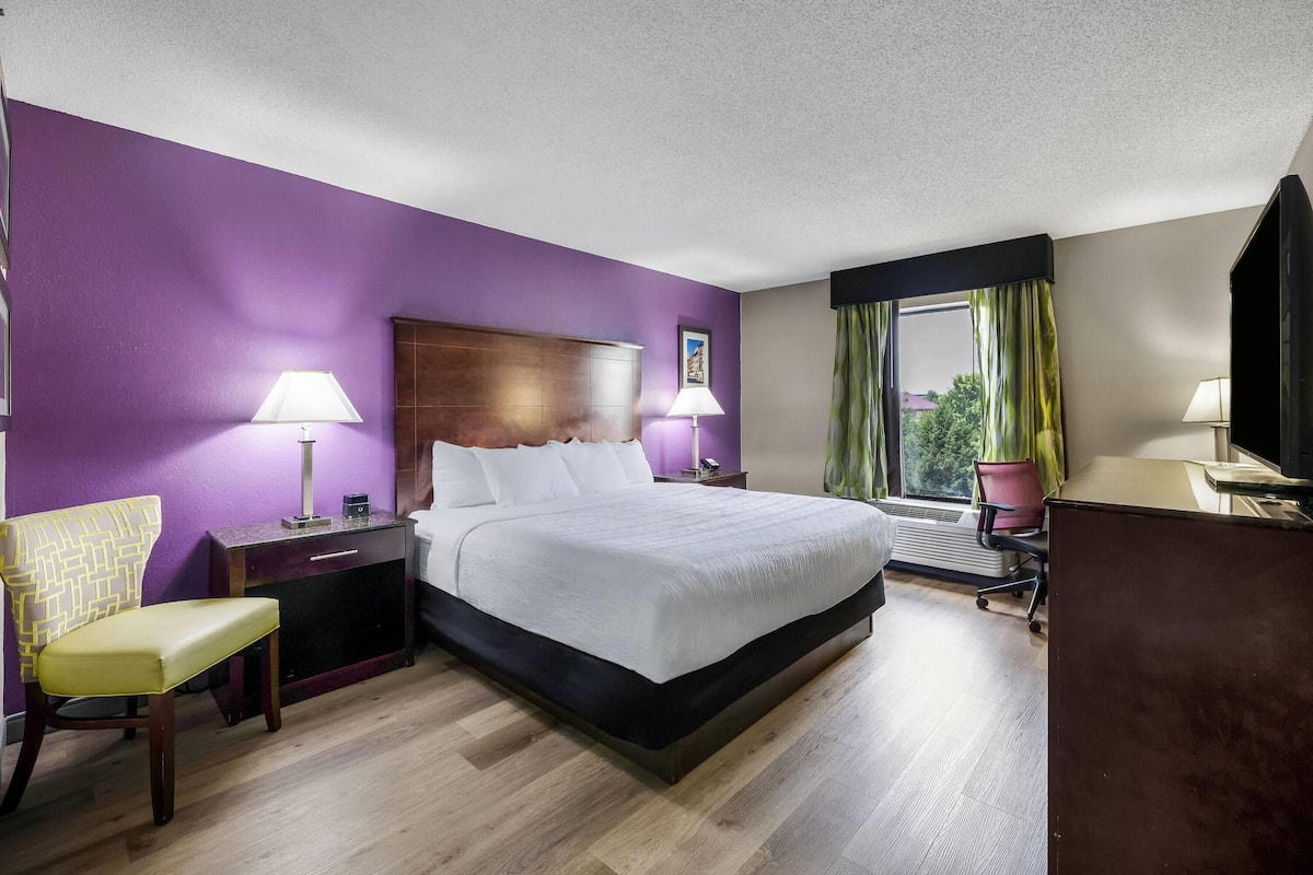 Chambre, 1 très grand lit, non-fumeur