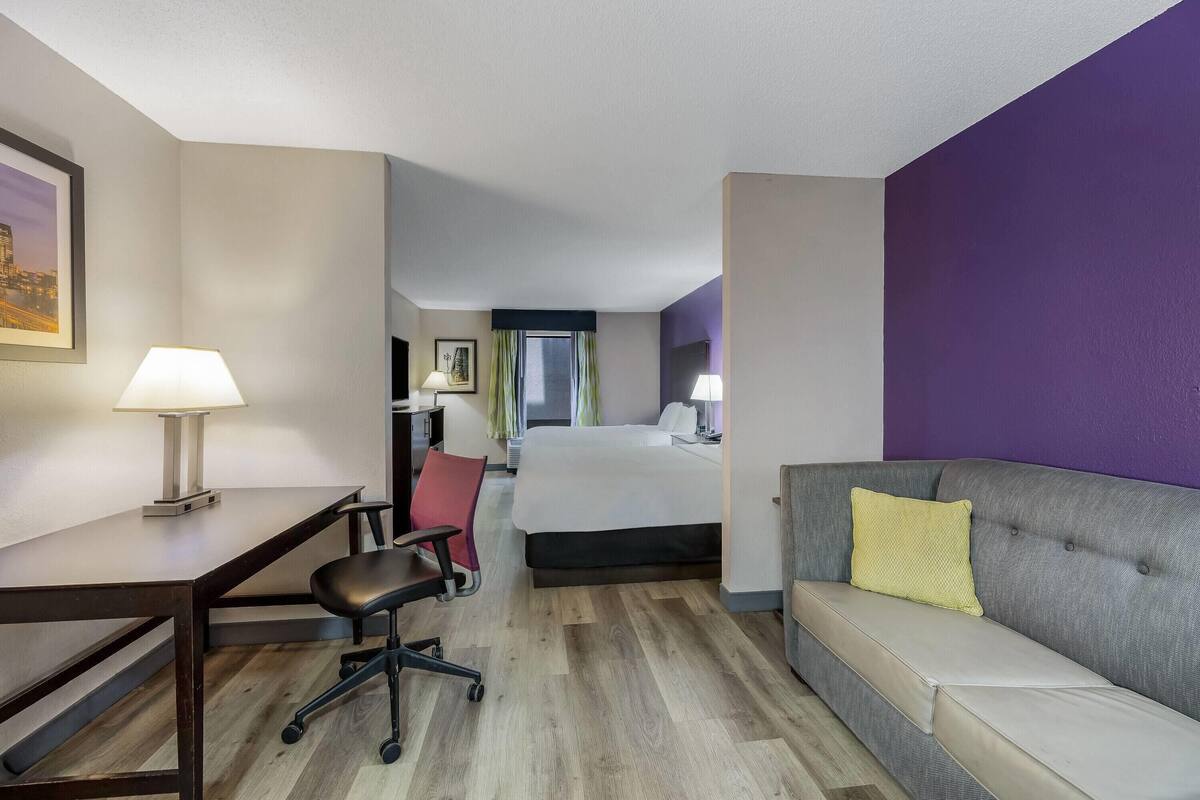 Deluxe Room, 2 Queen Beds, Non Smoking