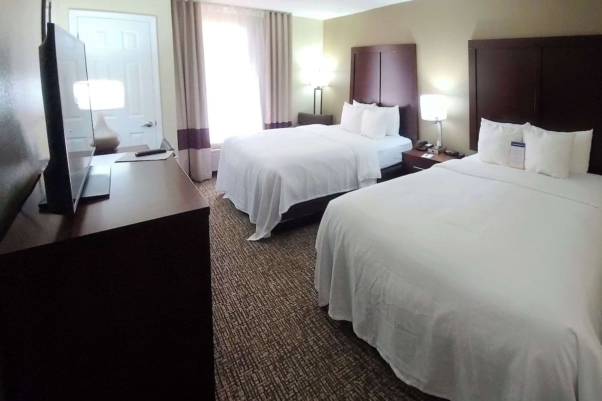 Standard Room, 2 Queen Beds, Non Smoking | Premium bedding, desk, iron/ironing board, cribs (surcharge)