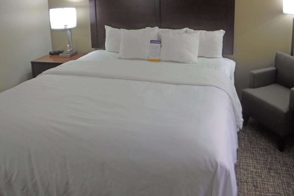 Premium bedding, desk, iron/ironing board, cribs/infant beds