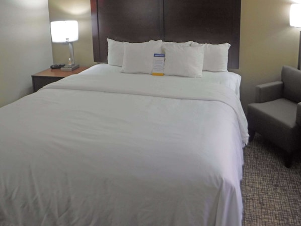 Premium bedding, desk, iron/ironing board, cots/infant beds