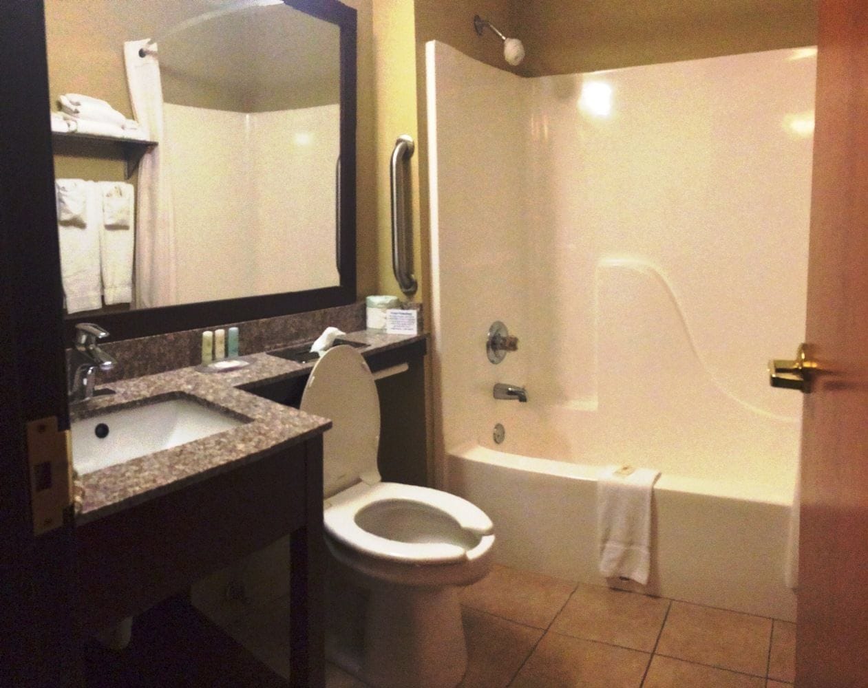 免费洗浴用品、吹风机、毛巾