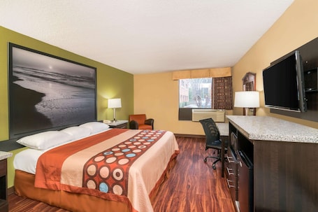 Escritorio, cunas gratuitas, wifi gratis y ropa de cama