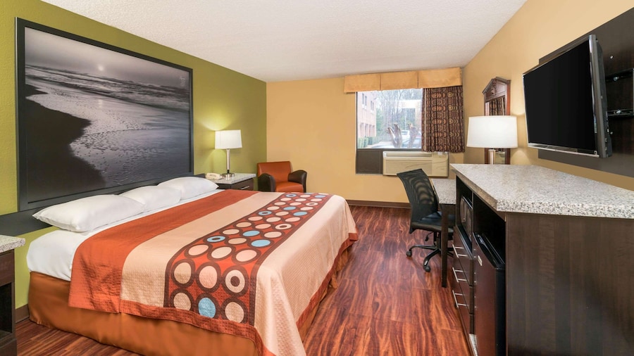 Super 8 by Wyndham Raleigh North East