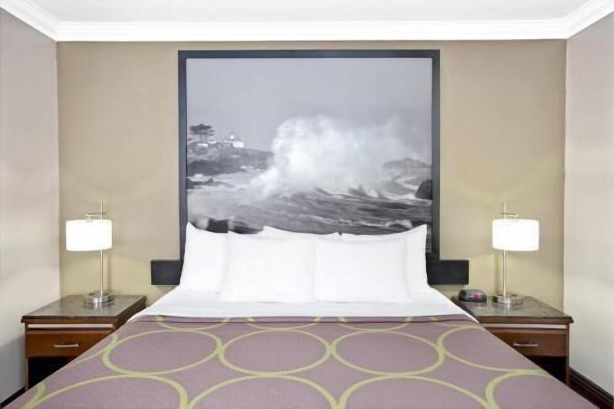 In-room safe, desk, soundproofing, iron/ironing board