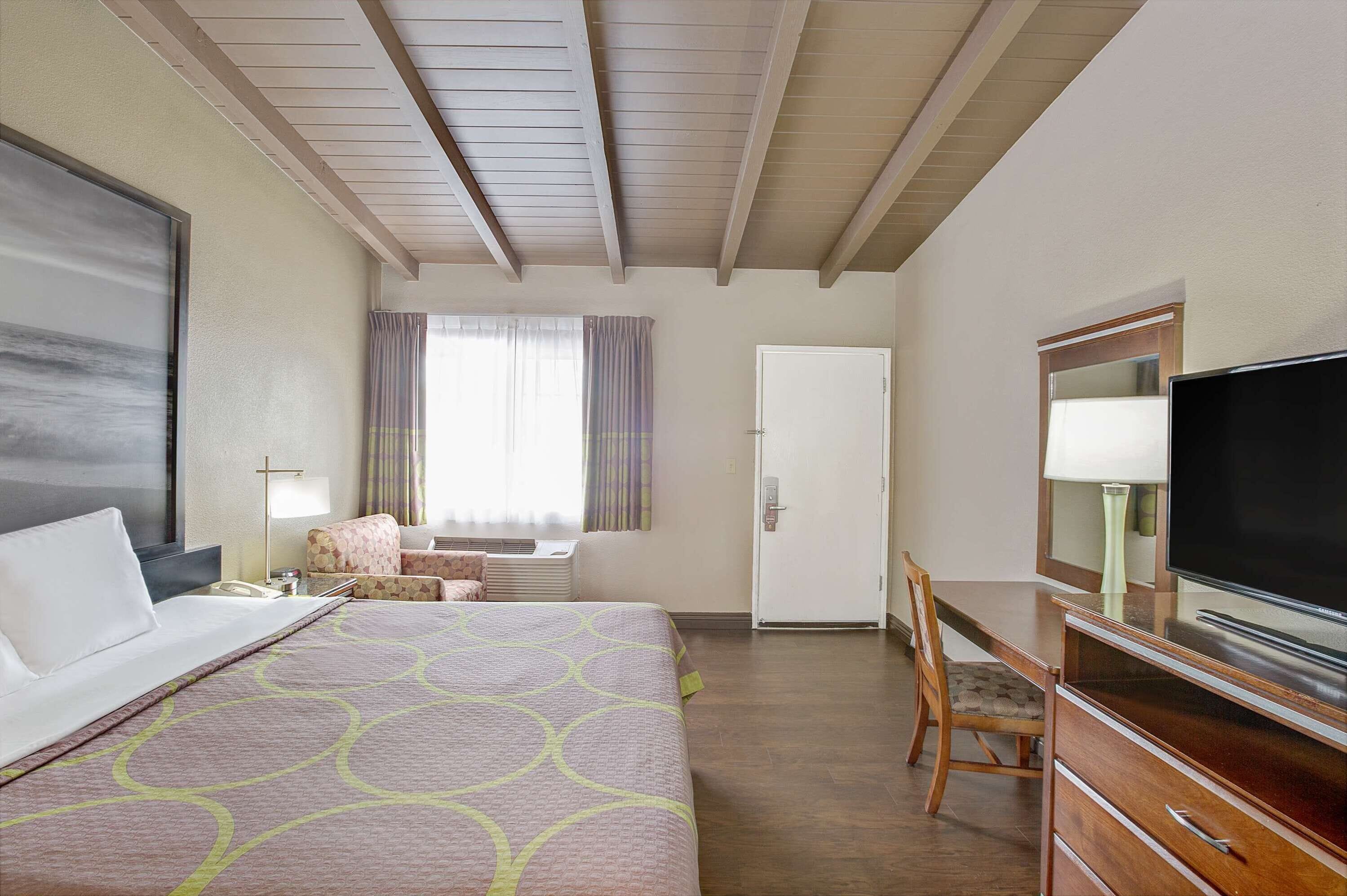 in-room safe, desk, soundproofing, iron/ironing board