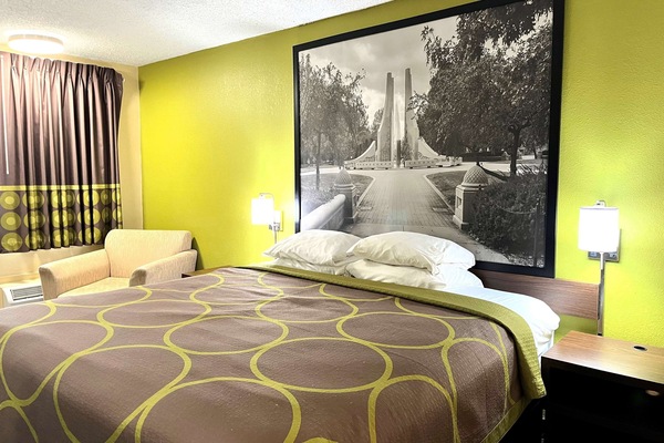 Desk, laptop workspace, blackout drapes, WiFi (free)