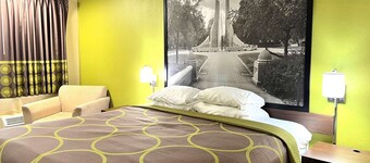 Super 8 by Wyndham Lafayette / Purdue Area