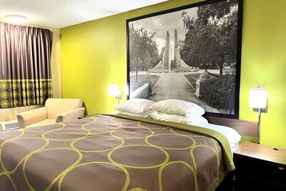 Super 8 by Wyndham Lafayette / Purdue Area