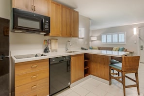 Suite, 2 Bedrooms, Non Smoking, Kitchen (with Single Sofabed;Full Kitchen)