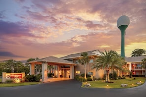 Exterior - Best Western Plus Jekyll Island (Jekyll Island)