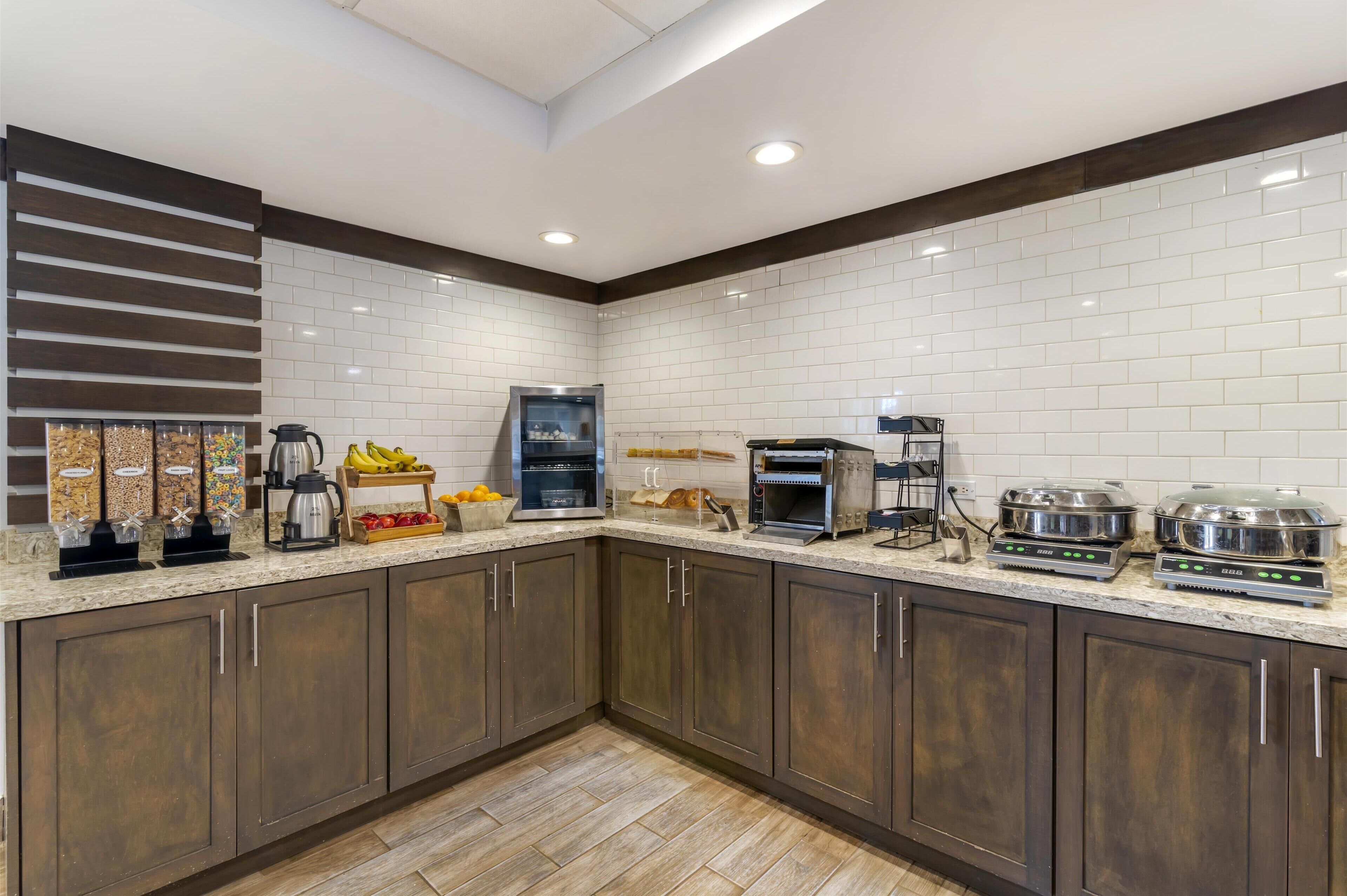 free daily continental breakfast