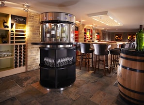 2 restaurants, breakfast, lunch, dinner served; British cuisine