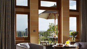 Garden/ Balcony Suite | Terrace/patio - South Lodge (Horsham)