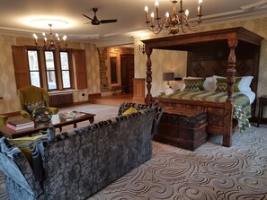 1 bedroom, premium bedding, pillow-top beds, in-room safe
