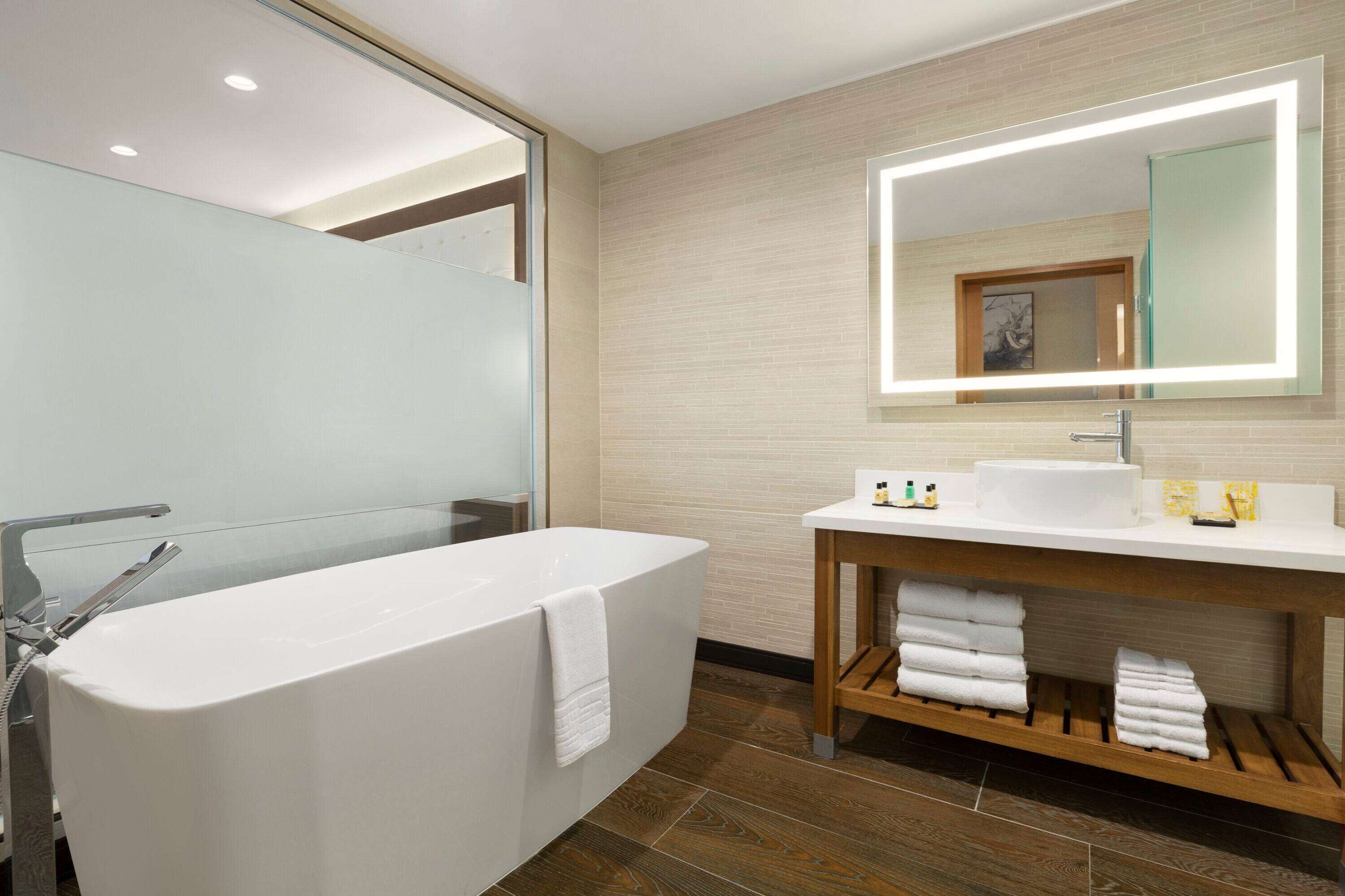 down duvets, in-room safe, desk, iron/ironing board