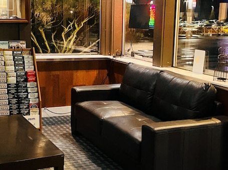 Lobby sitting area. Western Inn Lakewood Tacoma